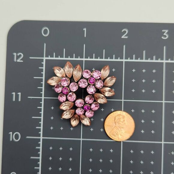 Unsigned Triangle Hues Rhinestone Brooch Pink OS - Picture 9 of 9